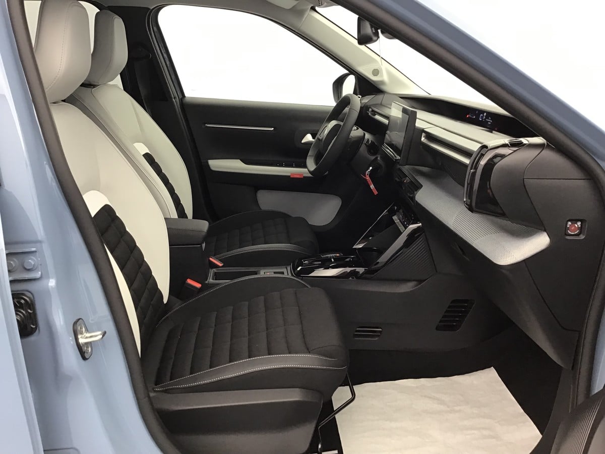 Citroen C3 Aircross MAX 1.2 Gasoline 147hp photo