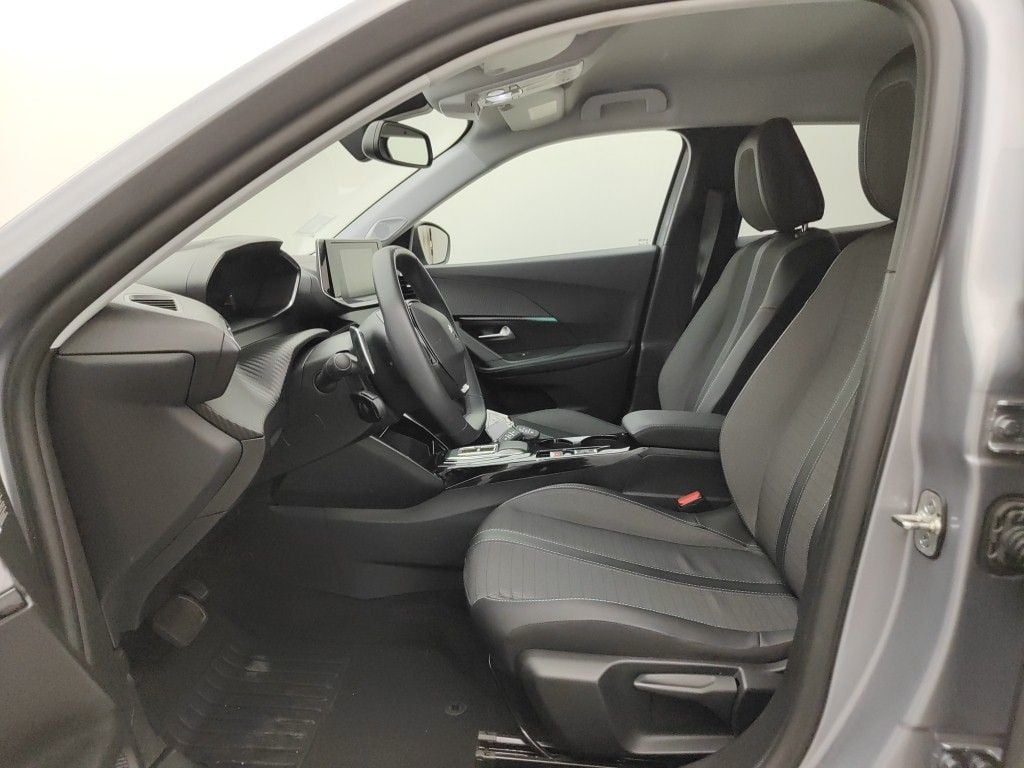 PEUGEOT 2008 - 2020 1.2 PureTech 130 Allure S&S (EU6.3) 5d photo