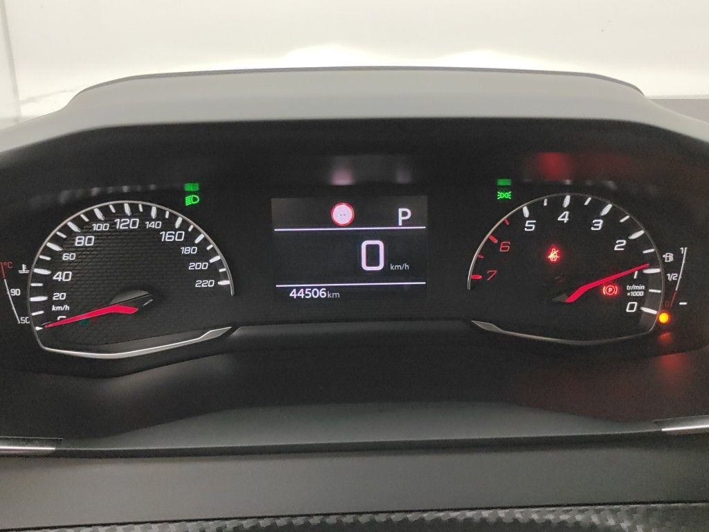 PEUGEOT 2008 - 2020 1.2 PureTech 130 Allure S&S (EU6.3) 5d photo