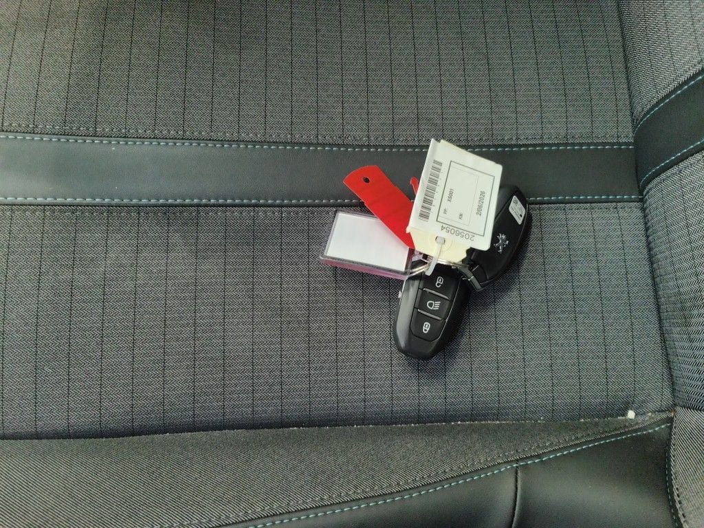 PEUGEOT 2008 - 2020 1.2 PureTech 130 Allure S&S (EU6.3) 5d photo
