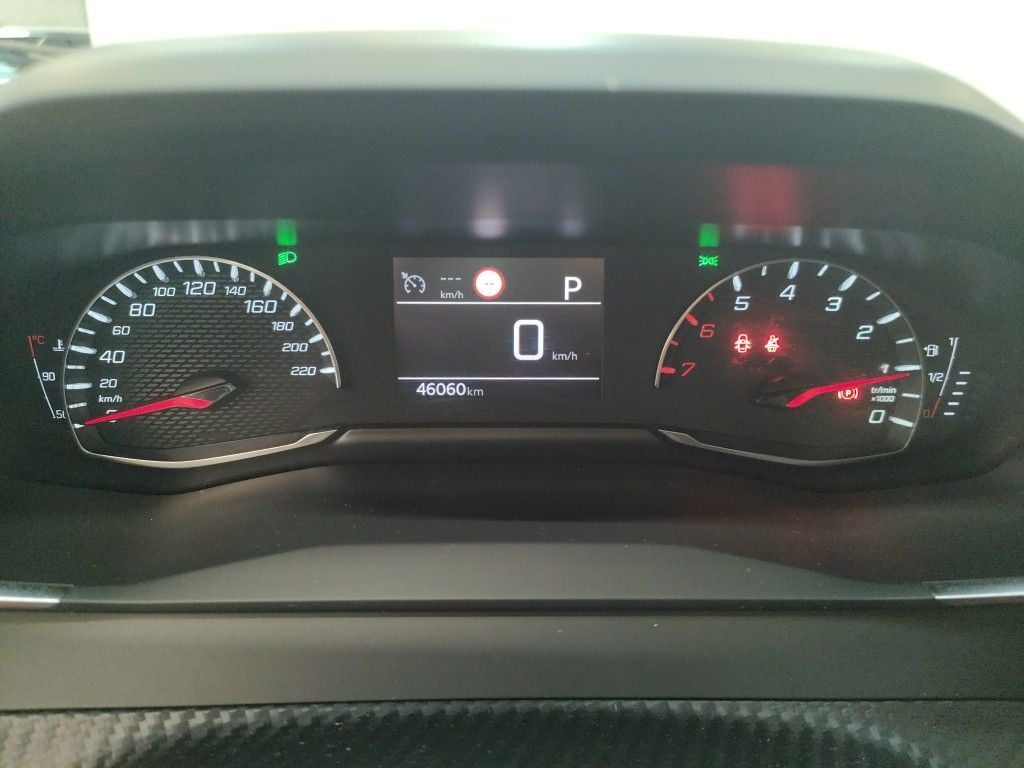 PEUGEOT 2008 - 2020 1.2 PureTech 130 Allure S&S (EU6.3) 5d photo
