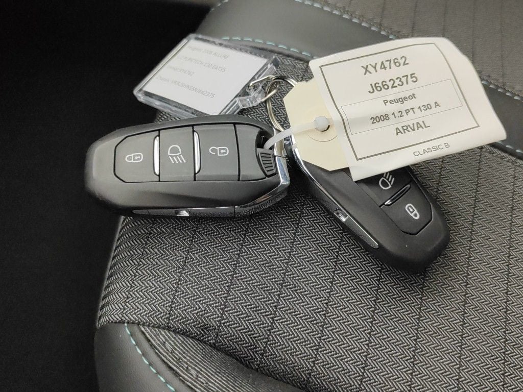 PEUGEOT 2008 - 2020 1.2 PureTech 130 Allure S&S (EU6.3) 5d photo