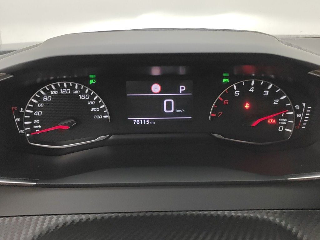 PEUGEOT 2008 - 2020 1.2 PureTech 130 Allure S&S (EU6.3) 5d photo