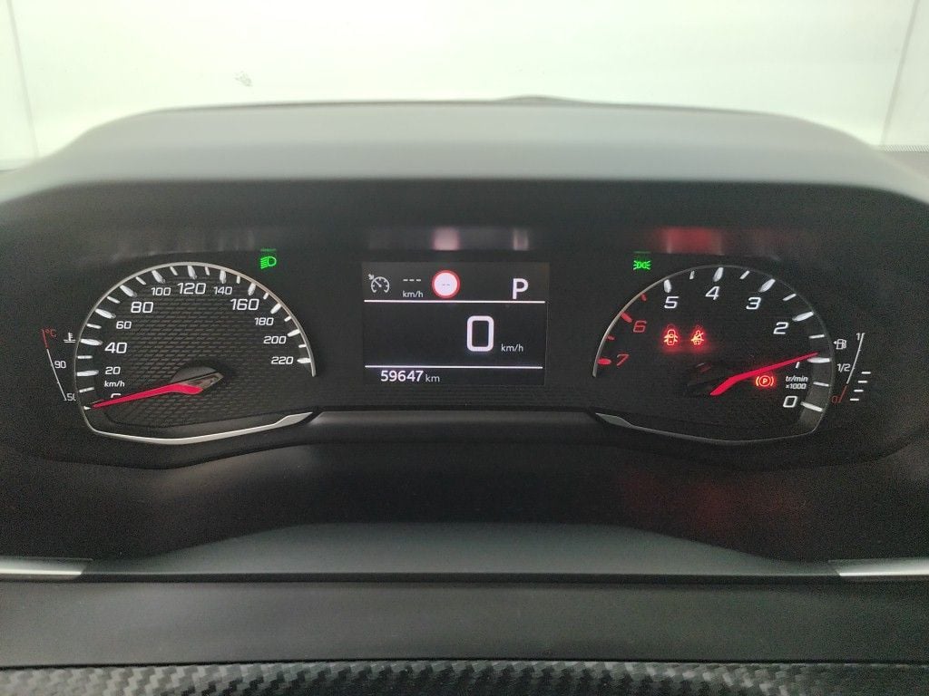 PEUGEOT 2008 - 2020 1.2 PureTech 130 Allure S&S (EU6.3) 5d photo