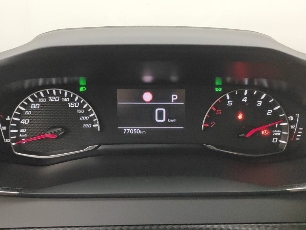 PEUGEOT 2008 - 2020 1.2 PureTech 130 Allure S&S (EU6.3) 5d photo