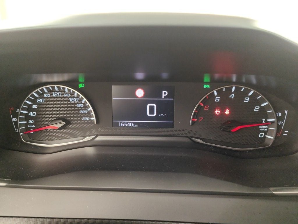 PEUGEOT 2008 - 2020 1.2 PureTech 130 Allure S&S (EU6.3) 5d photo