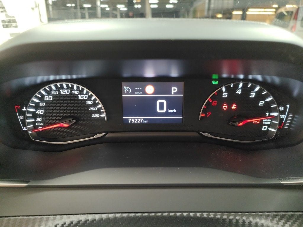 PEUGEOT 2008 - 2020 1.2 PureTech 130 Allure S&S (EU6.3) 5d photo