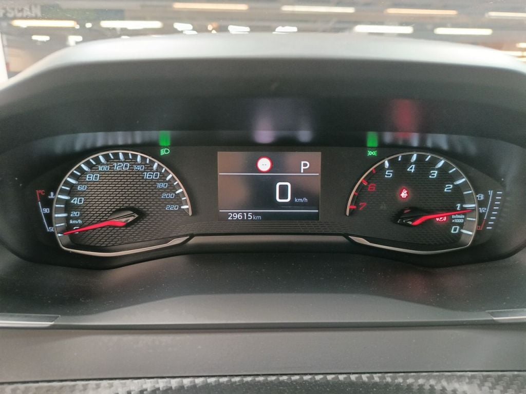 PEUGEOT 2008 - 2020 1.2 PureTech 130 Allure S&S (EU6.3) 5d photo