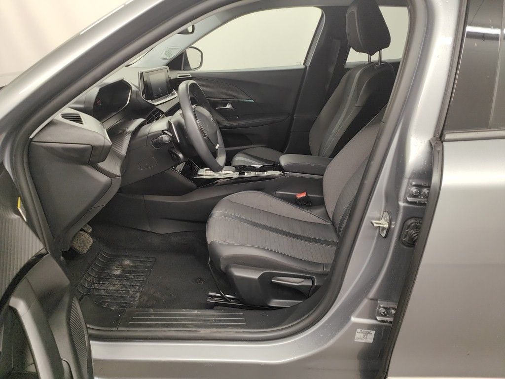 PEUGEOT 2008 - 2020 1.2 PureTech 130 Allure S&S (EU6.3) 5d photo