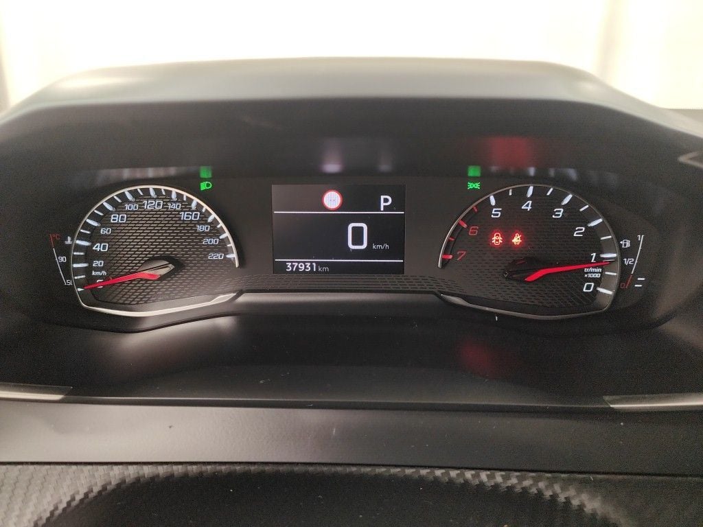 PEUGEOT 2008 - 2020 1.2 PureTech 130 Allure S&S (EU6.3) 5d photo
