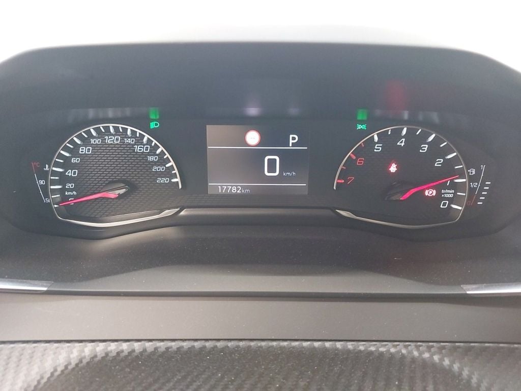 PEUGEOT 2008 - 2020 1.2 PureTech 130 Allure S&S (EU6.3) 5d photo