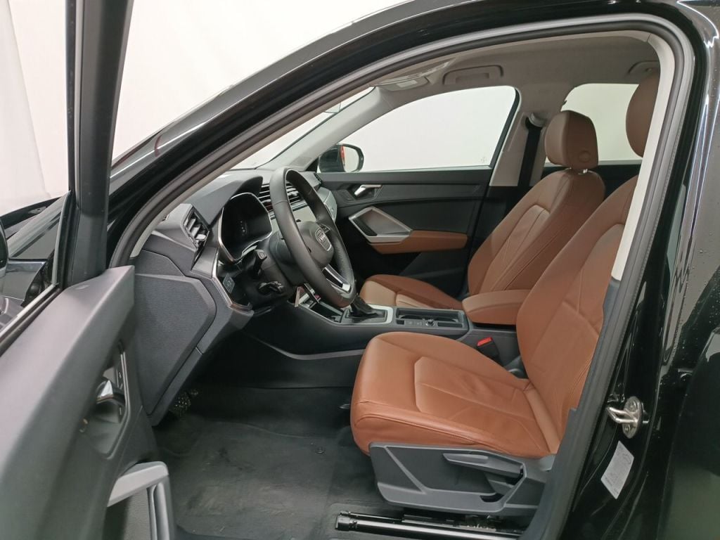 AUDI Q3 DIESEL - 2019 35 TDi 150hp S tronic (EU6AP) 5d photo