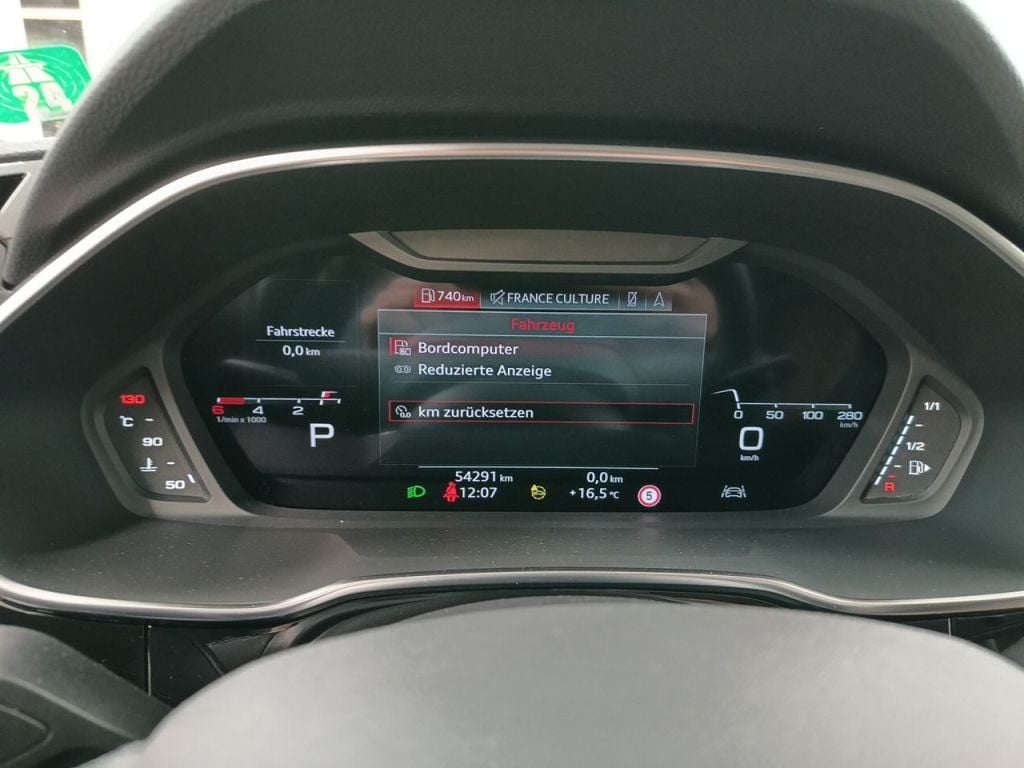 AUDI Q3 DIESEL - 2019 35 TDi 150hp S tronic (EU6AP) 5d photo