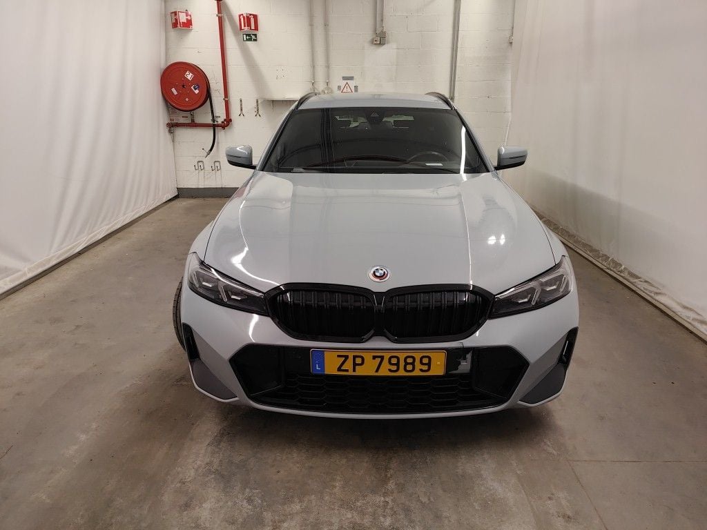 BMW 3 TOURING DIESEL - 318 dA 150hp 5d photo