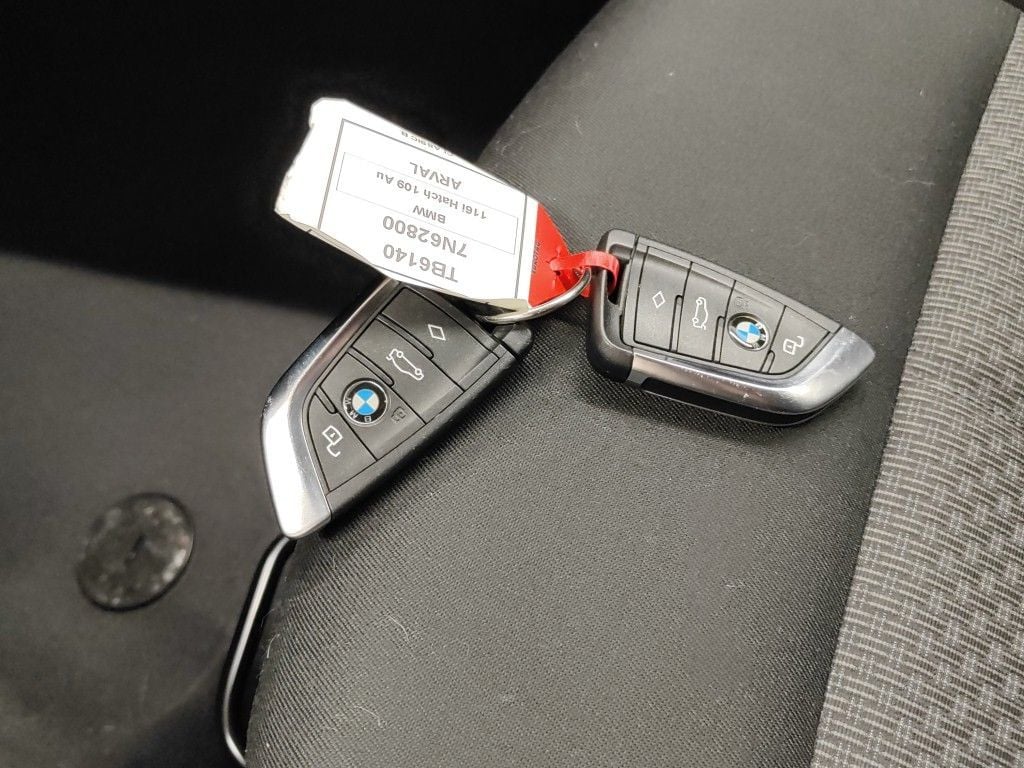 BMW 1 Reeks Hatch 116iA (80 kW) 5d photo