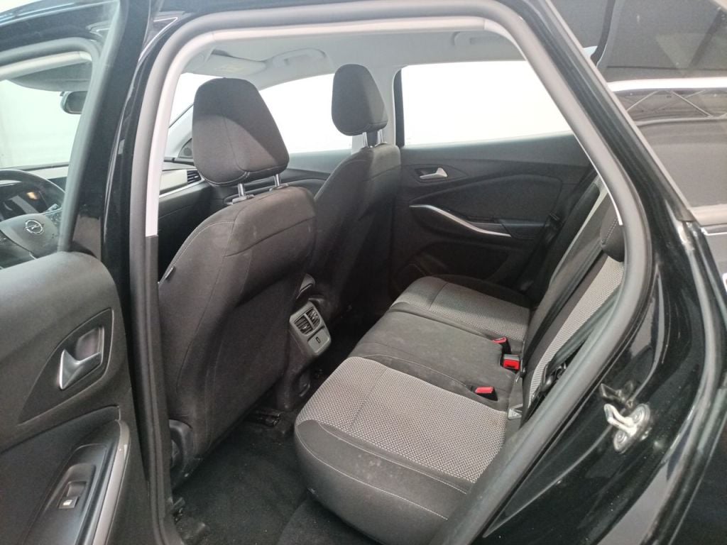 Opel Grandland 1.5 Turbo D S/S AT8 Business Edition 5d photo