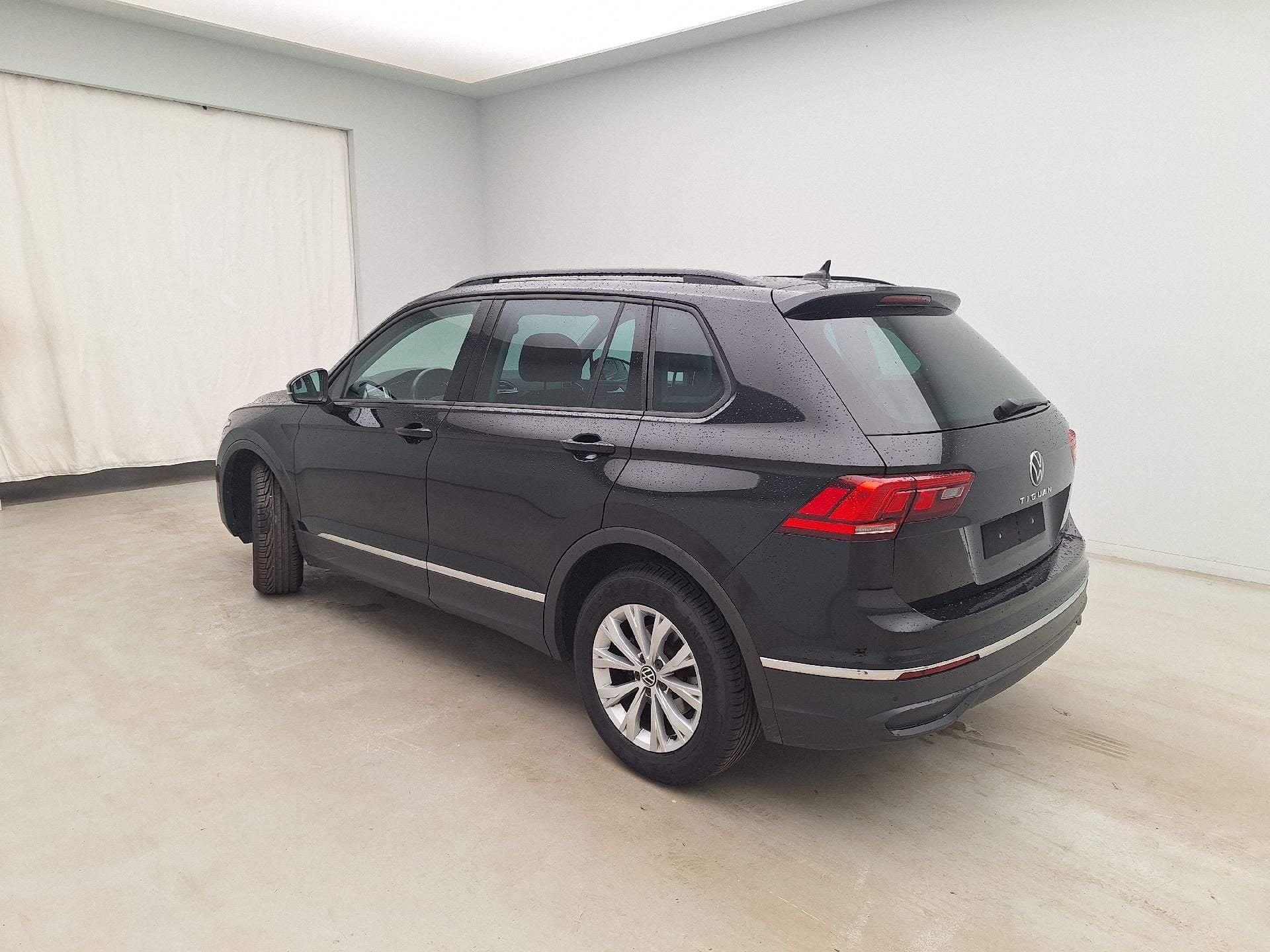 VW, Tiguan FL'20, Volkswagen Tiguan 1.5 TSI 96kW Life Business 5d photo