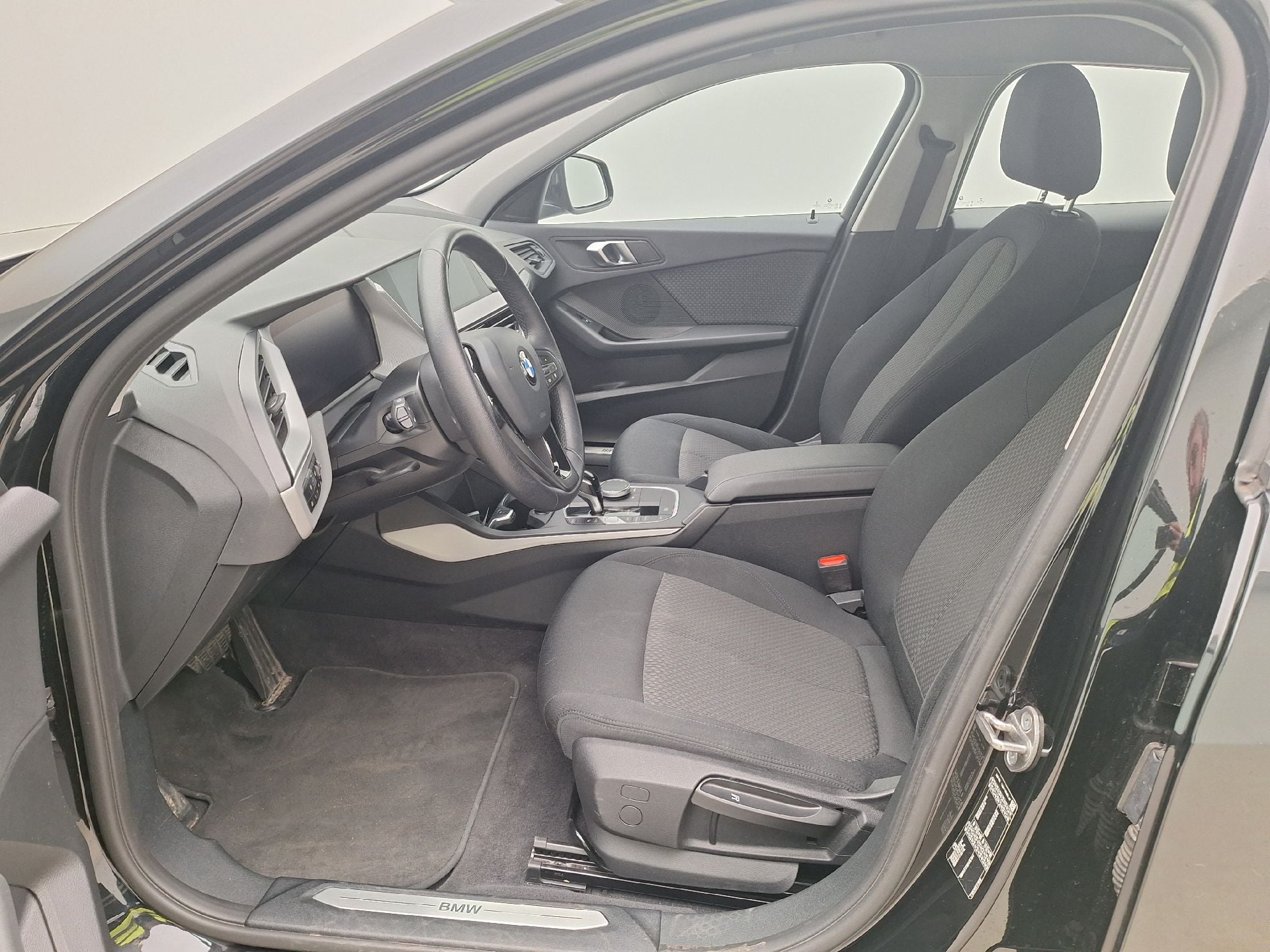 BMW, 1-serie '19, BMW 1 Reeks Hatch 118iA (100 kW) 5d photo