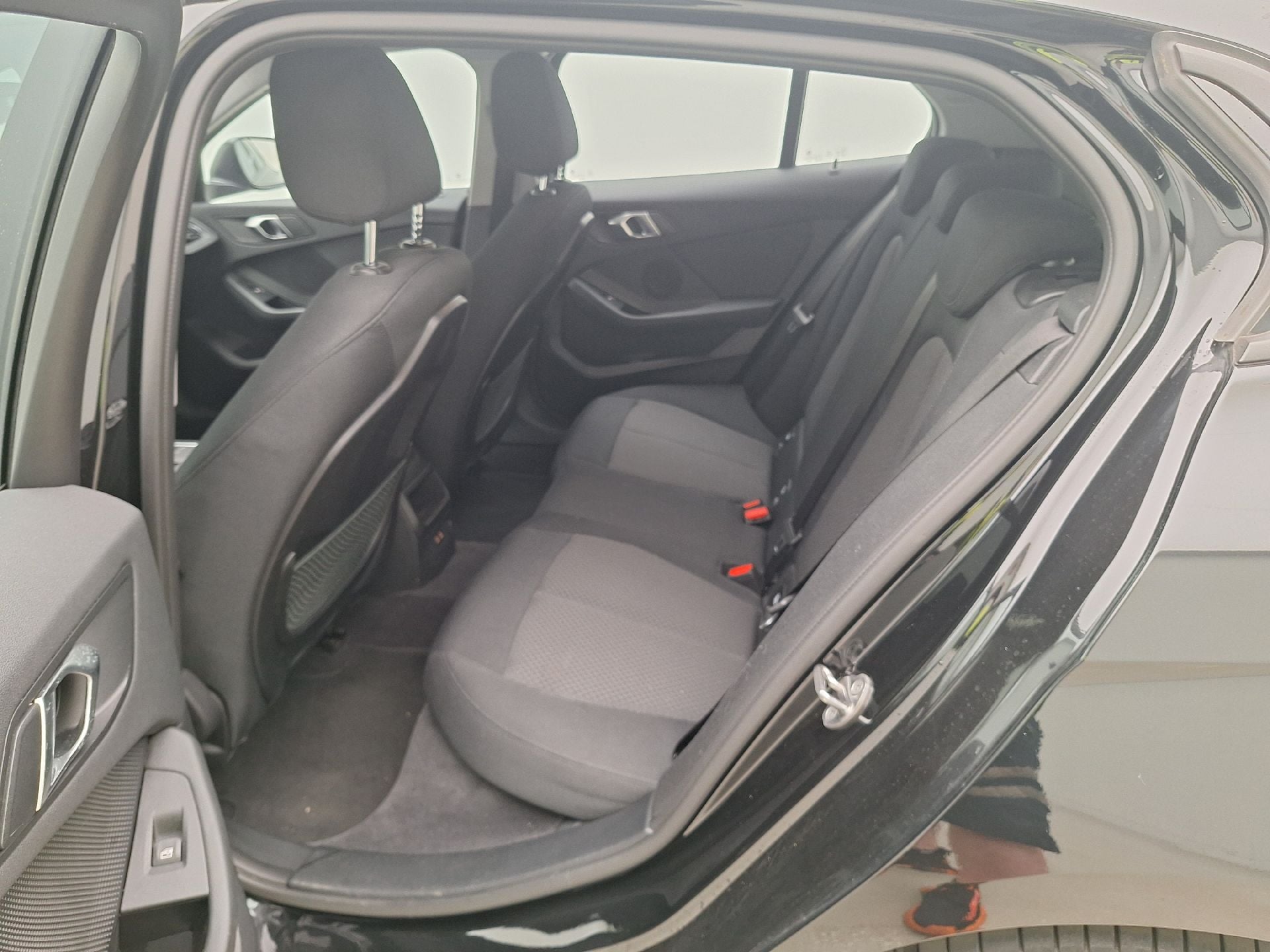 BMW, 1-serie '19, BMW 1 Reeks Hatch 118iA (100 kW) 5d photo