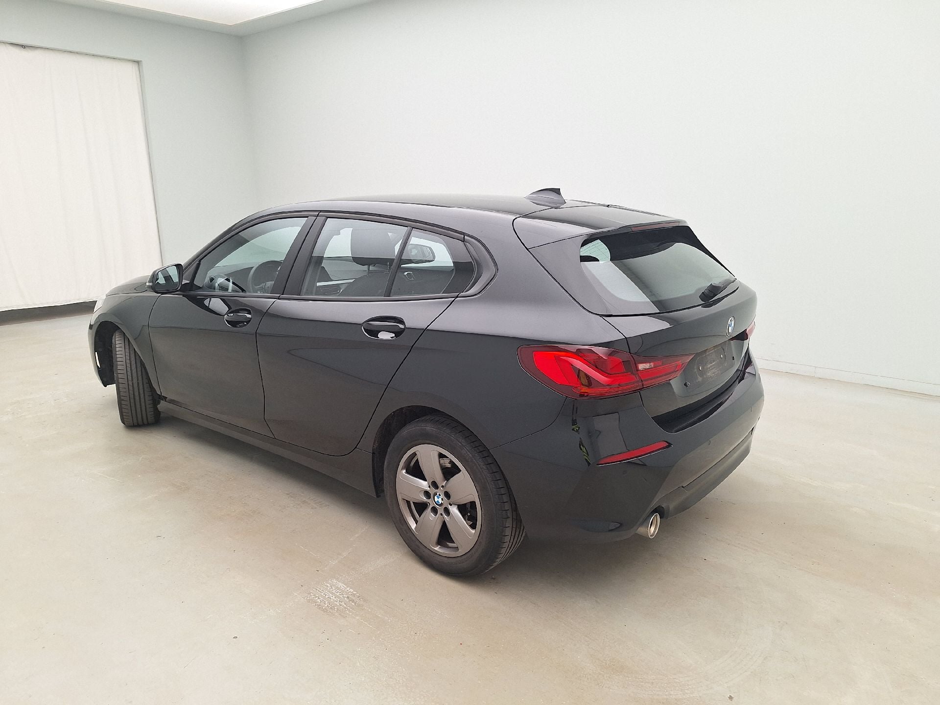 BMW, 1-serie '19, BMW 1 Reeks Hatch 118iA (100 kW) 5d photo