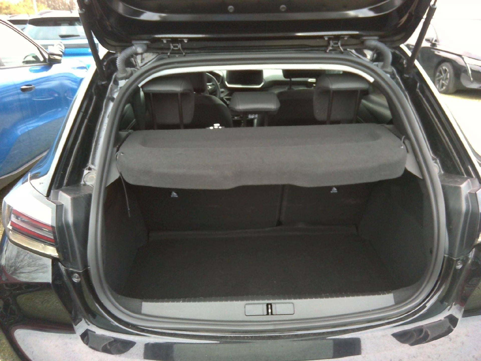 Peugeot 208 Allure 1.2L 100hp S&S (BVM6) photo