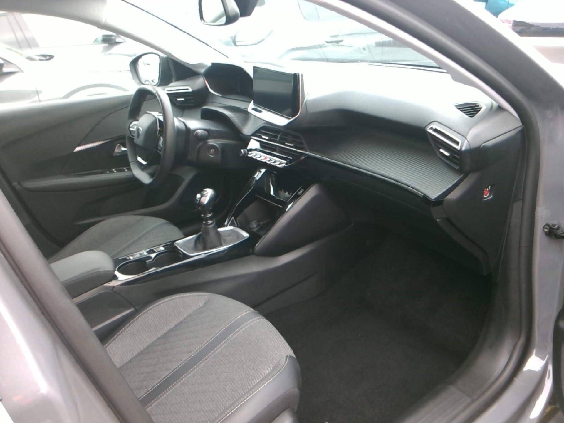 Peugeot 208 Allure 100 S&S BVM6 photo