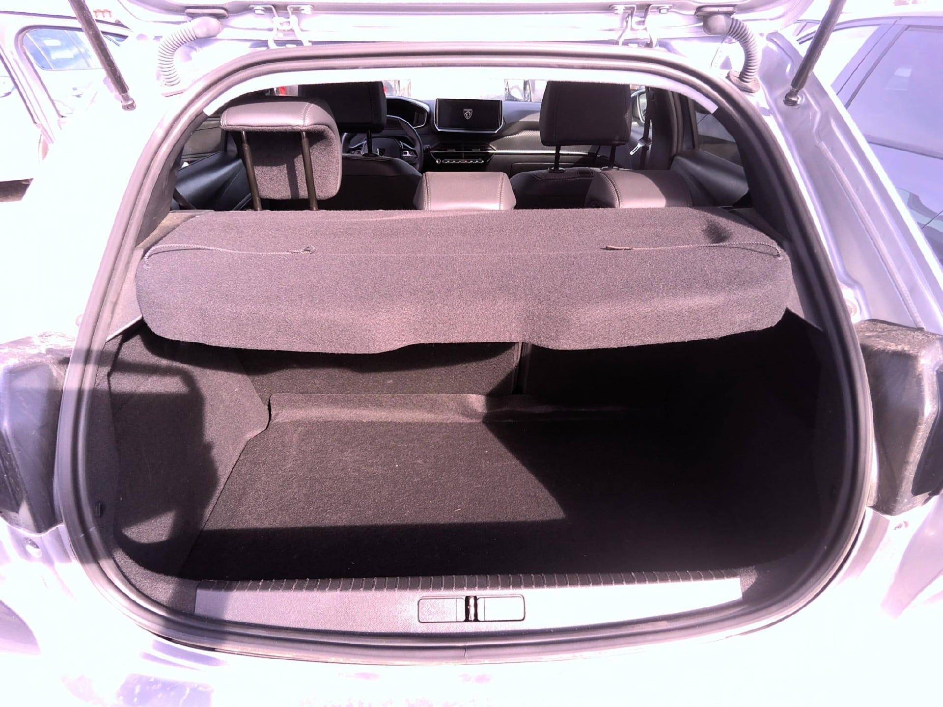 Peugeot 208 Allure 208 100 S&S BVM6 photo