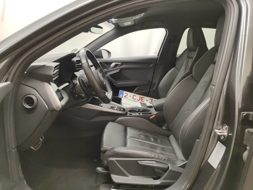 Audi A3 Berline 2.0 TDi 30 85kW S tronic S line 4d photo