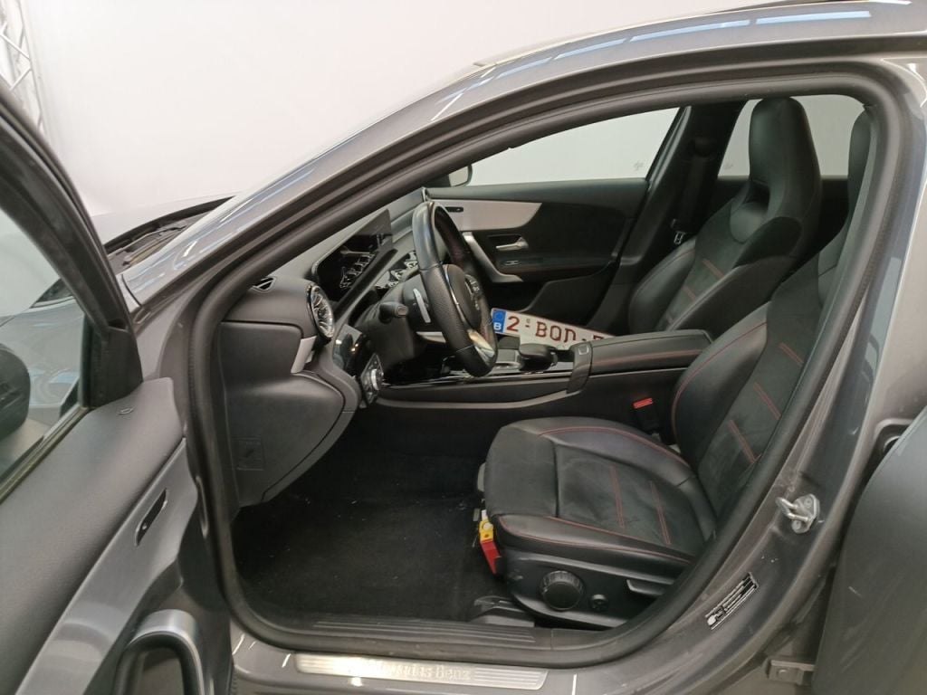 Mercedes-Benz A-Klasse A 200 d Business Solution 5d photo