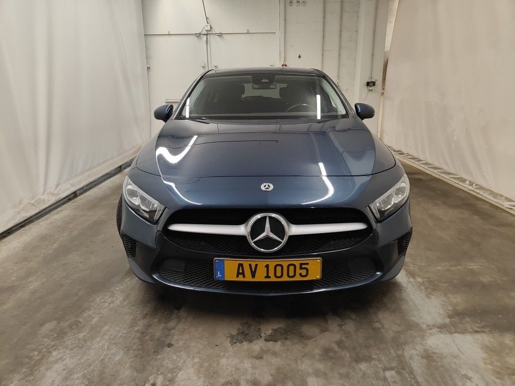MERCEDES CLASSE A DIESEL (W177) A 180 d 116 Business Solution Essential 5d photo