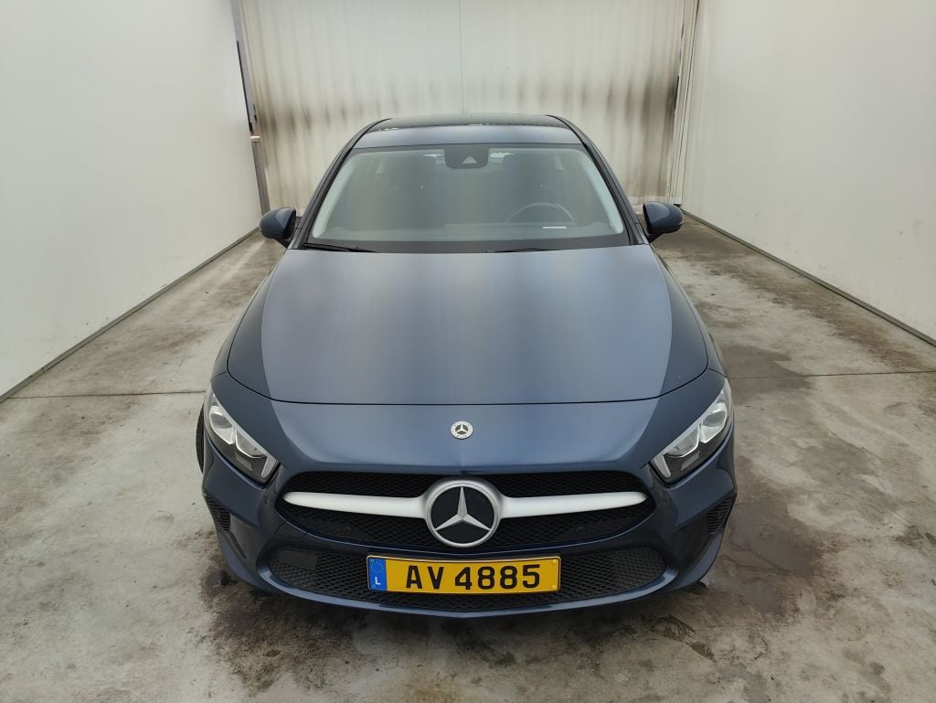 MERCEDES CLASSE A DIESEL (W177) A 180 d 116 Business Solution Essential 5d photo