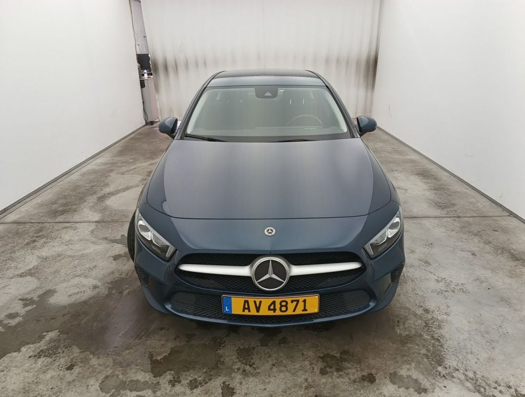 MERCEDES CLASSE A DIESEL (W177) A 180 d 116 Business Solution Essential 5d photo