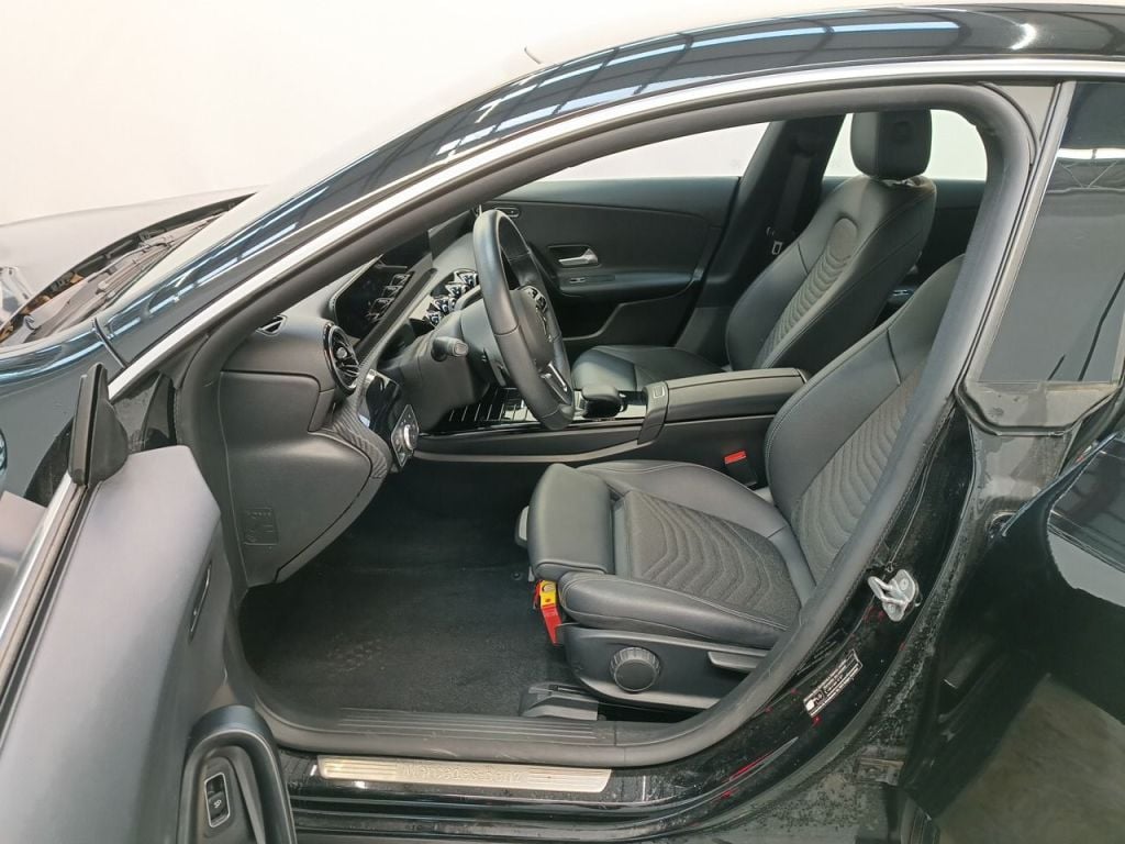 MERCEDES CLASSE CLA COUPE (C118) CLA 180 136hp Business Line 4d photo