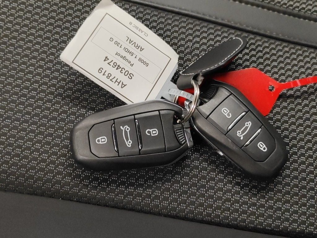 PEUGEOT 5008 DIESEL - 2021 1.5 BlueHDi 130 GT AT 5d photo