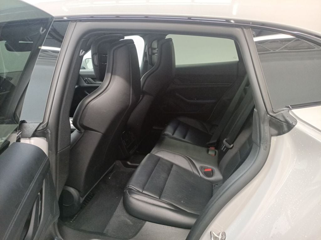 Porsche Taycan Taycan 4S 4d photo