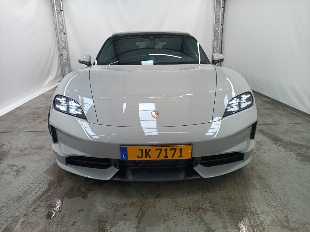 Porsche Taycan Taycan 4S 4d photo
