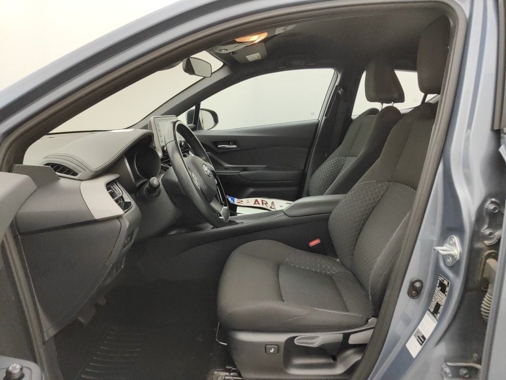 Toyota C-HR 1.8 VVT i-Hybrid C-Enter E-CVT 5d photo