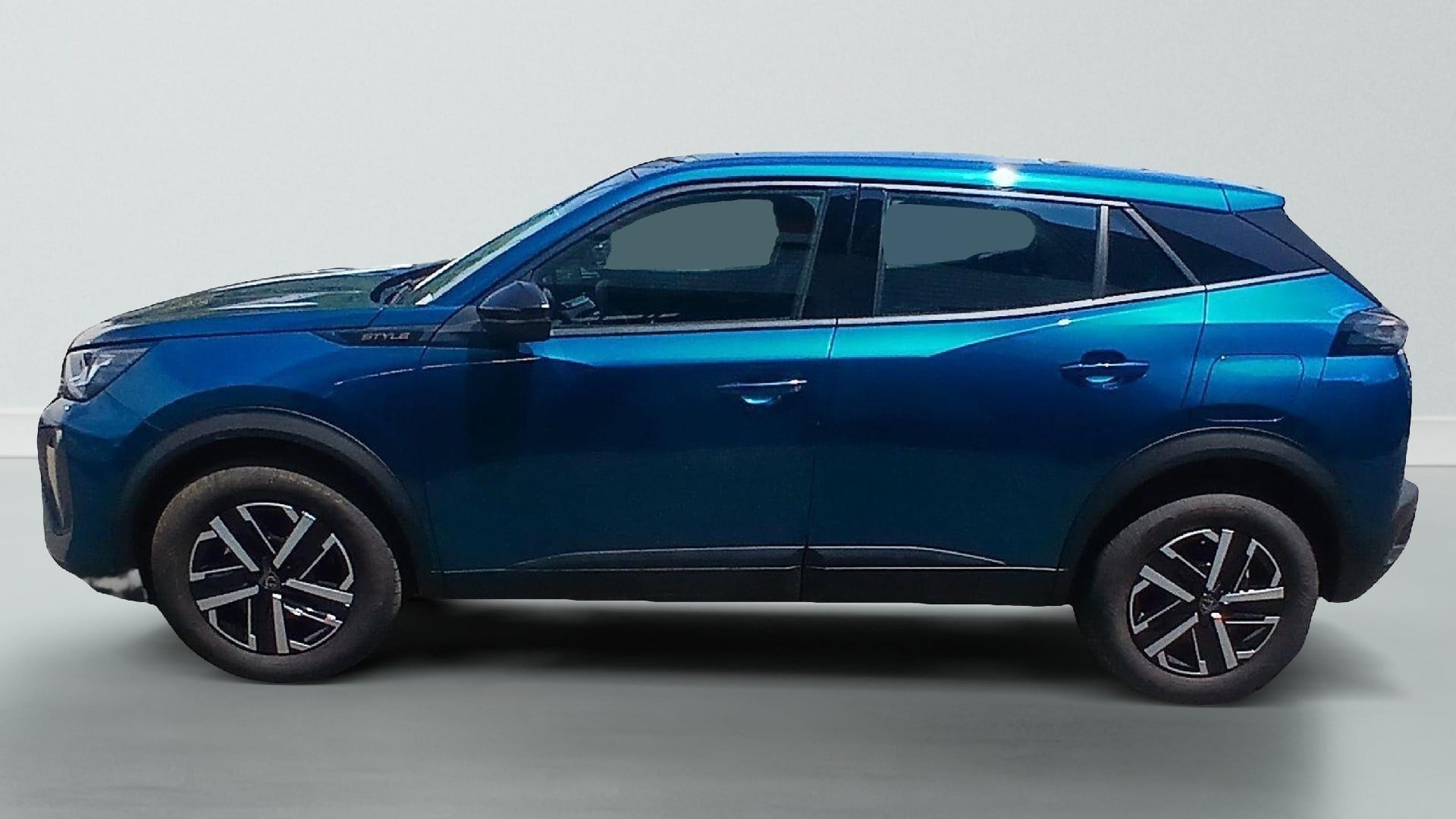 Peugeot 2008 Hybrid 145 e-DCS6 Style photo