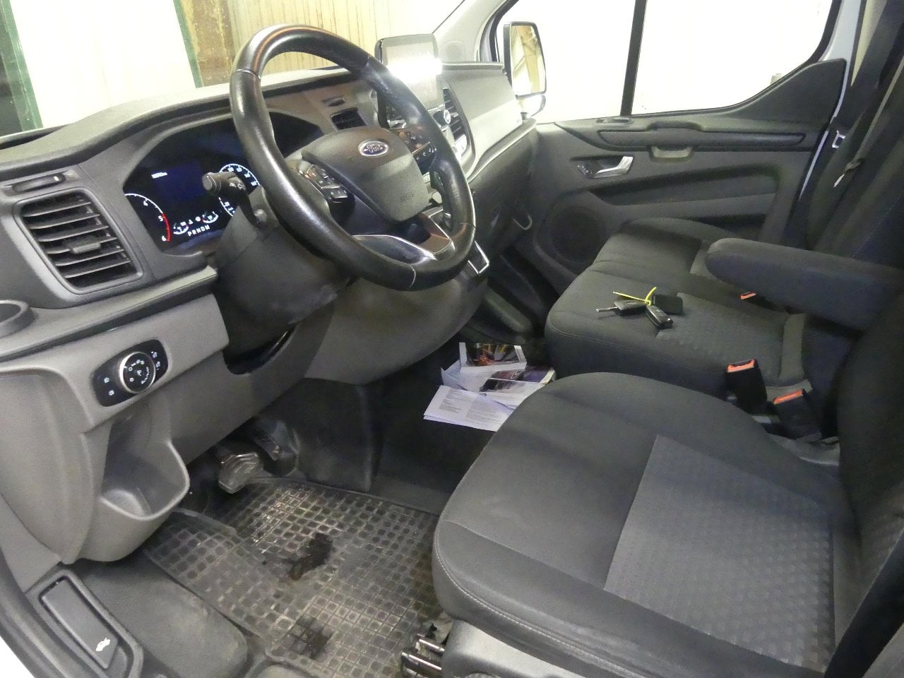 FORD Transit Custom 320 L2H1 LKW VA Autm. Trend 4d 96kW photo
