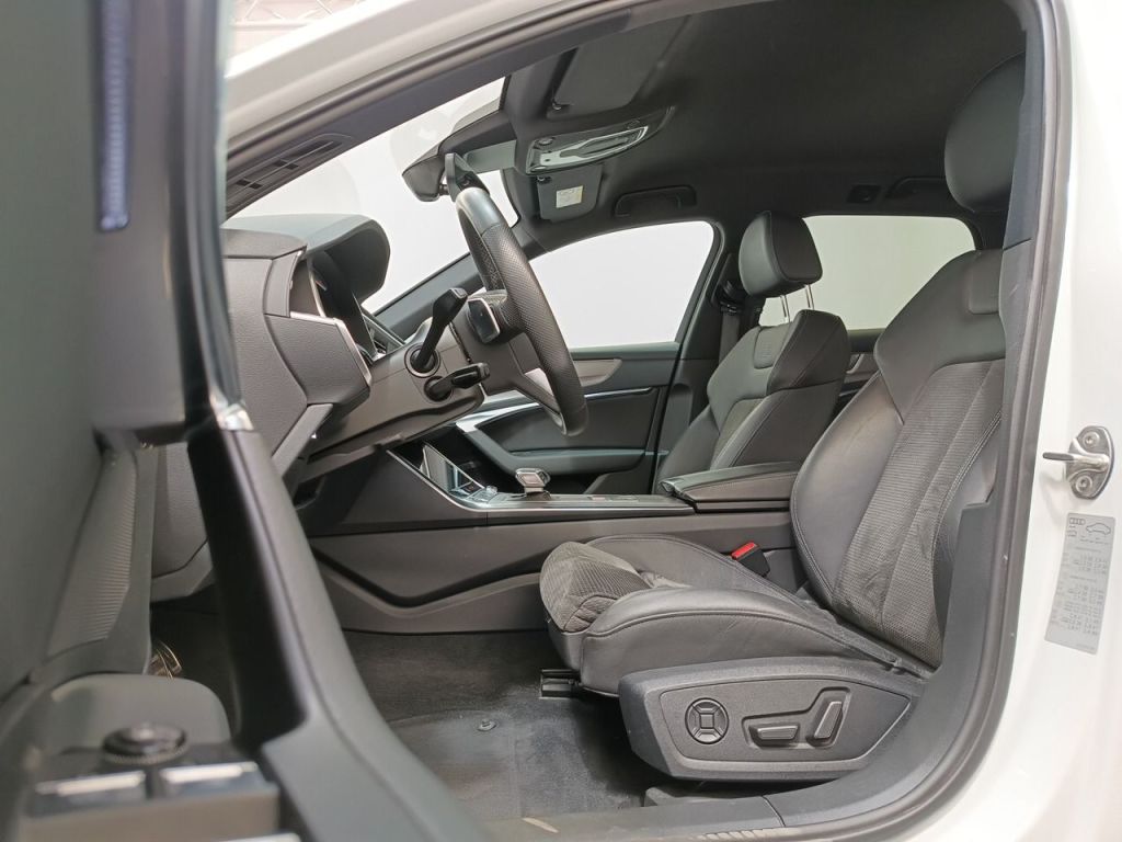 AUDI A6 AVANT - 2018 55 TFSI e 252 Quattro PHEV Sport S tronic 5d photo