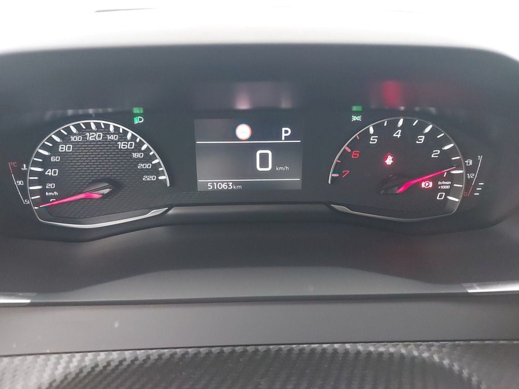 PEUGEOT 2008 - 2020 1.2 PureTech 130 Allure S&S (EU6.3) 5d photo