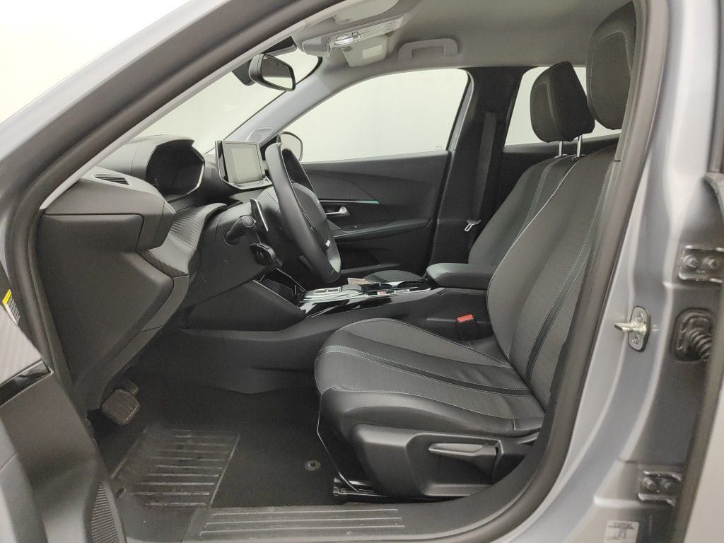 PEUGEOT 2008 - 2020 1.2 PureTech 130 Allure S&S (EU6.3) 5d photo