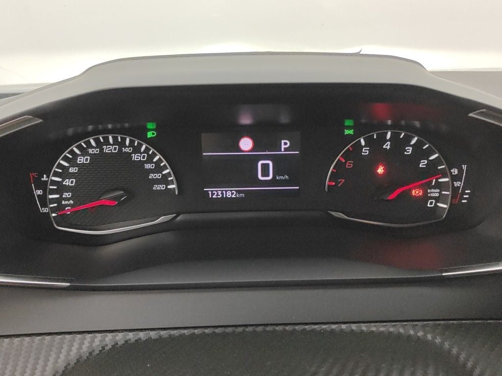 PEUGEOT 2008 - 2020 1.2 PureTech 130 Allure S&S (EU6.3) 5d photo