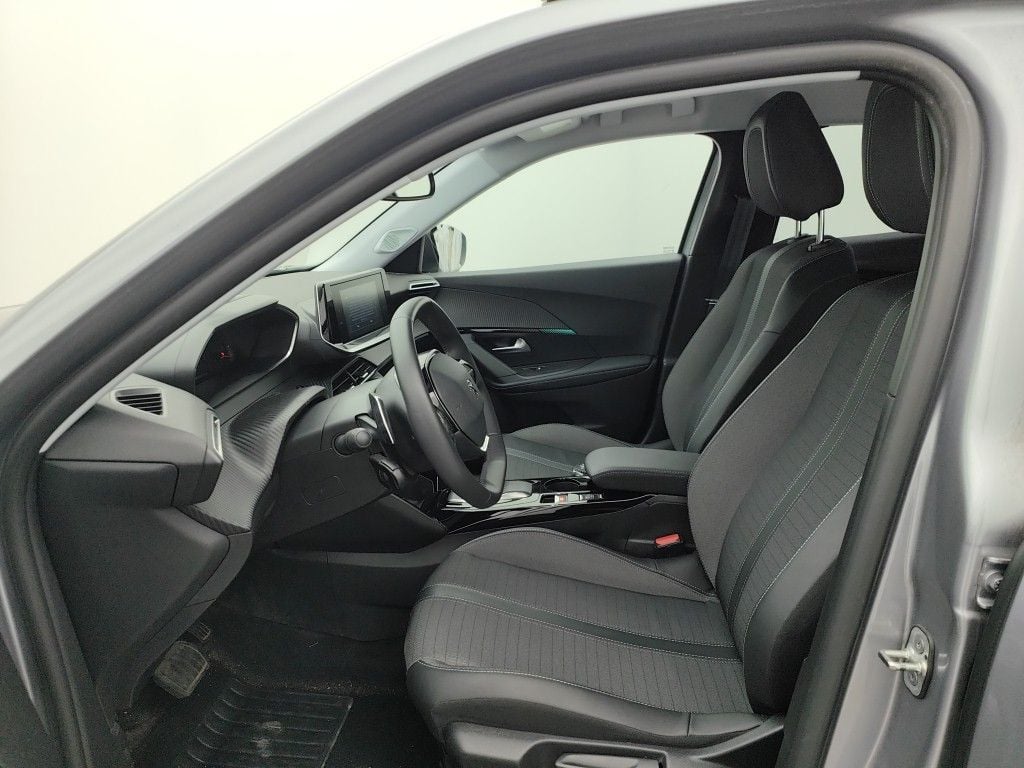 PEUGEOT 2008 - 2020 1.2 PureTech 130 Allure S&S (EU6.3) 5d photo