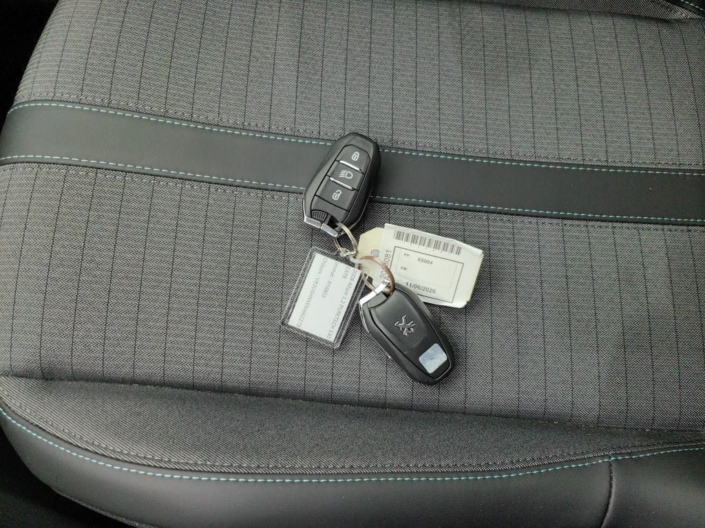 PEUGEOT 2008 - 2020 1.2 PureTech 130 Allure S&S (EU6.3) 5d photo