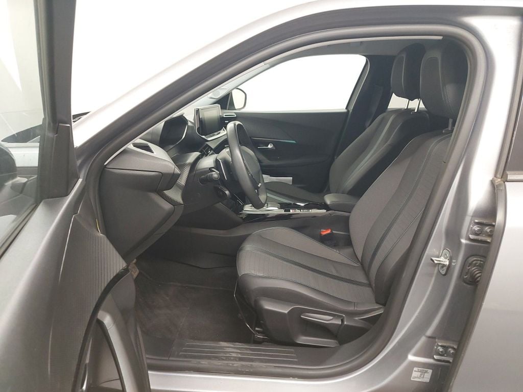 PEUGEOT 2008 - 2020 1.2 PureTech 130 Allure S&S (EU6.3) 5d photo