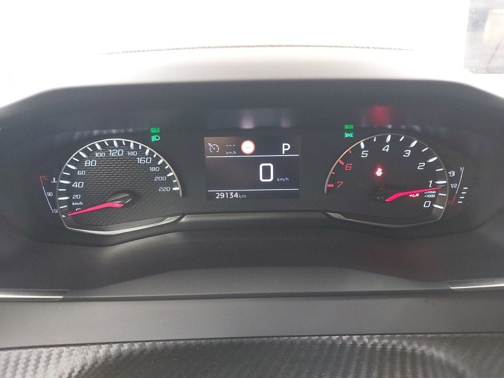 PEUGEOT 2008 - 2020 1.2 PureTech 130 Allure S&S (EU6.3) 5d photo