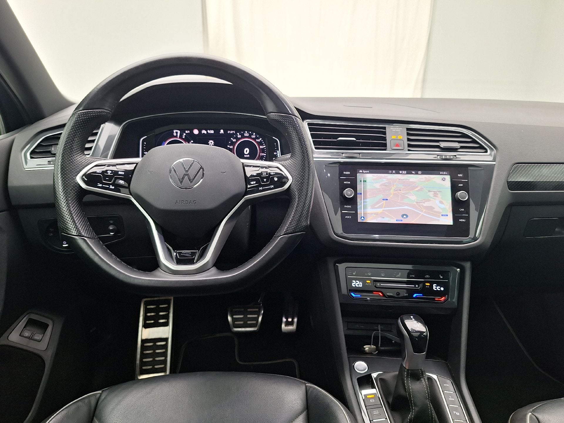VW, Tiguan FL'20 PHEV, Volkswagen Tiguan 1.4 eHybrid DSG R-Line Business photo