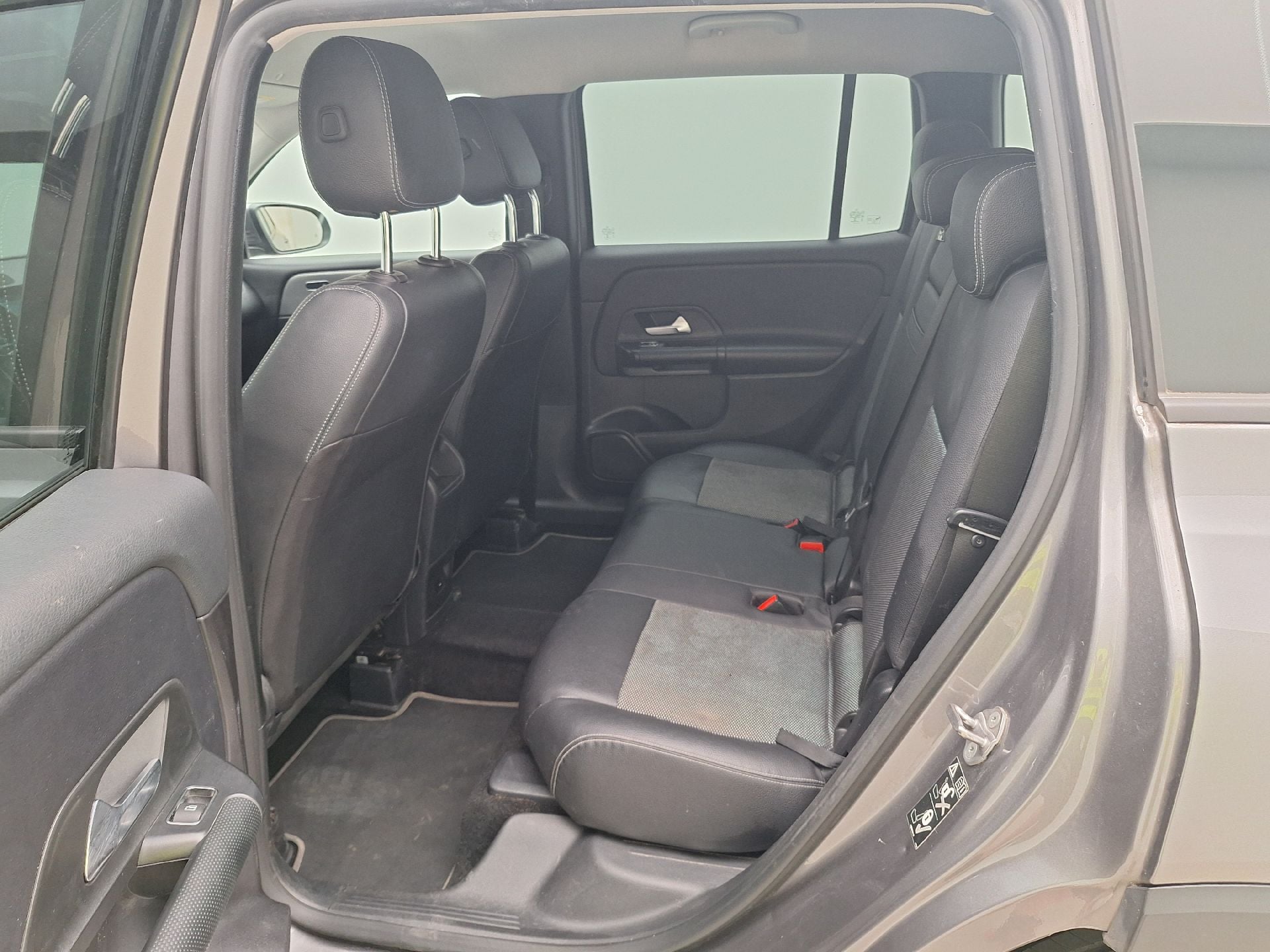 Mercedes, GLB '19, Mercedes-Benz GLB GLB 200 Business Solution 5d photo