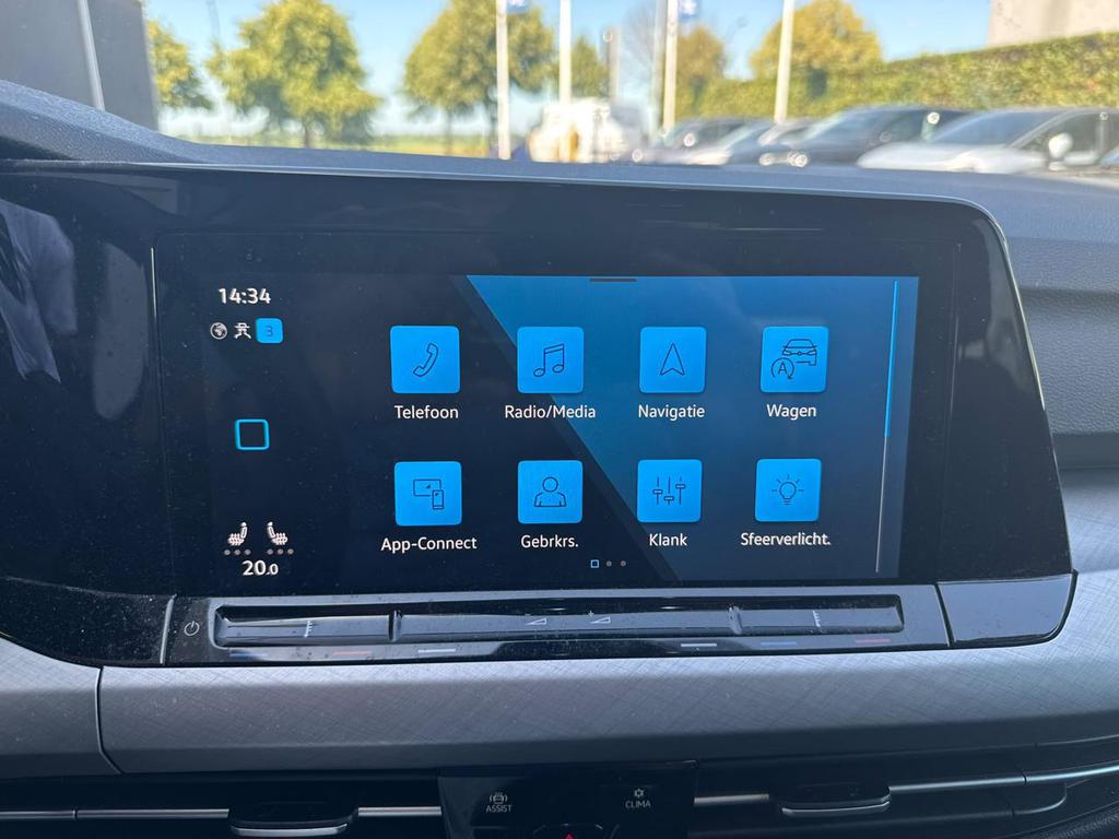 VOLKSWAGEN Golf VIII Golf 1.0 TSI Life Business OPF photo